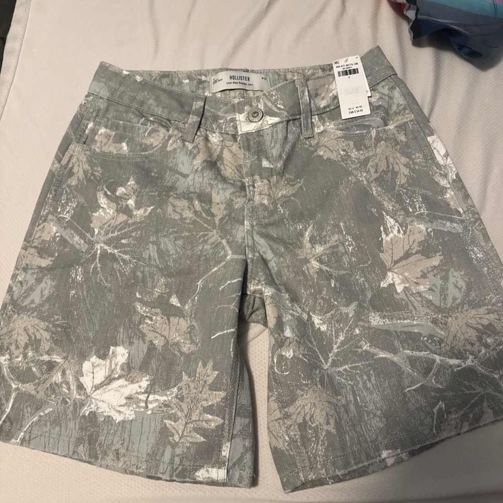 Hollister Gray Leaf Pattern Shorts